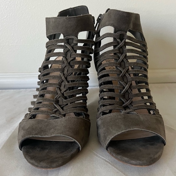 Vince Camuto Grey Edgy Caged Wedge Sandals Sz 9 - Picture 13 of 16